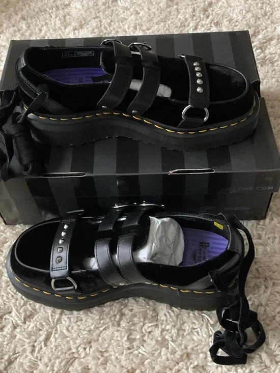💐NWT💐 Dr Martens LIMITED EDITION RAMSEY WEDNESDAY PLATFORM CREEPERS - size 8 - Picture 6 of 14